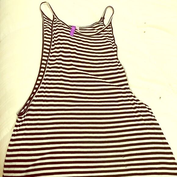 Black/White striped tank top with open sides 🕊 - Picture 1 of 3